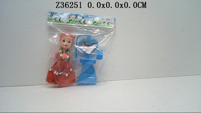 3.5Incun doll&dresser

